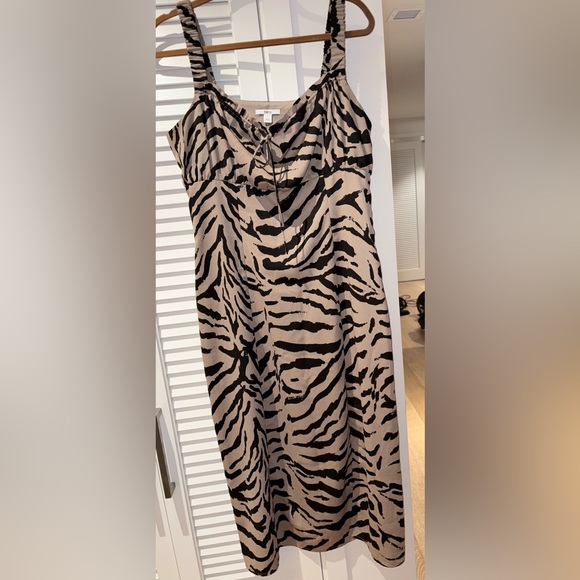 Bar III Dresses & Skirts - 🤎New without tag🖤Bar III Animal Print Dress in Black and Tan